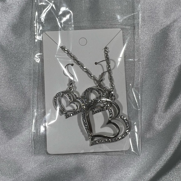 Silver Rhinestone Heart Necklace & Earrings Set - Picture 4 of 4